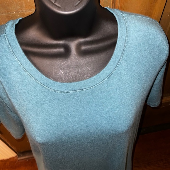 3/$10 🤍Vintage Matty M Soft Classic Back Split Bottom Hem Short Sleeve Tee - Picture 6 of 14